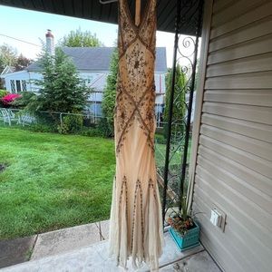 Niteline prom dress size 6 beaded. Needs minor repair
